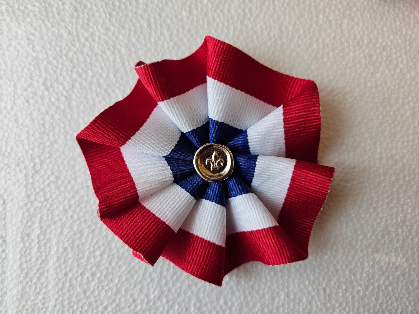 Tricolor Revolution Cockade 3.5 Inches - Bleu, Blanc, Rouge/Red, White, Blue